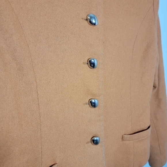 Le We Large Button Up Jacket - Picture 4 of 13